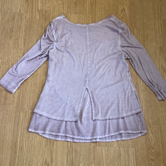 Lightweight Top with Ruffles - Picture 5 of 7